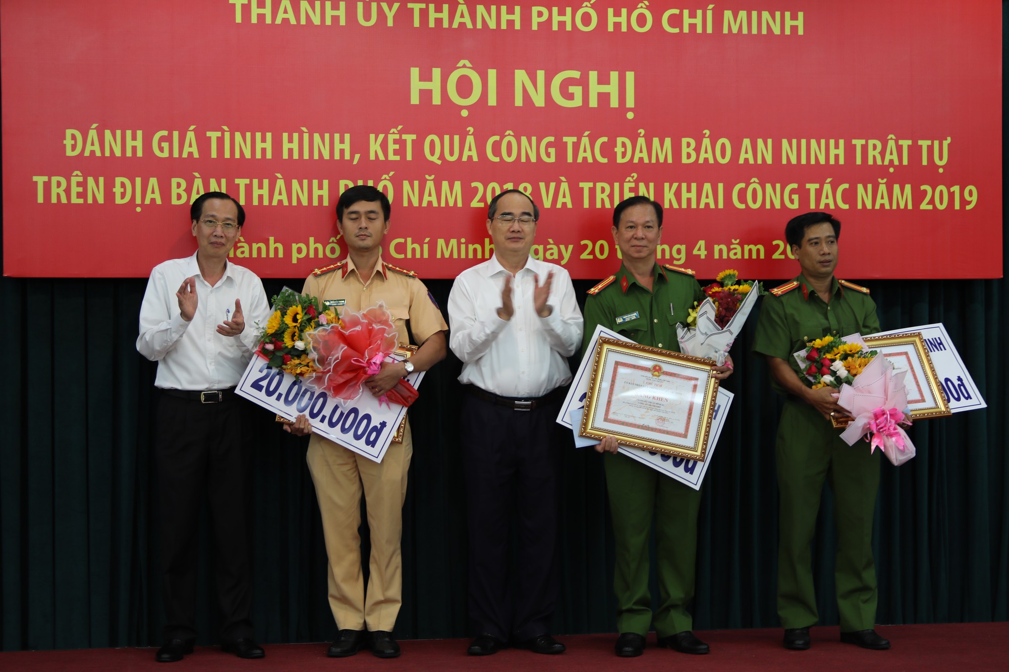 Thưởng nóng chuyên án triệt phá 1,1 tấn ma túy ở TP HCM
