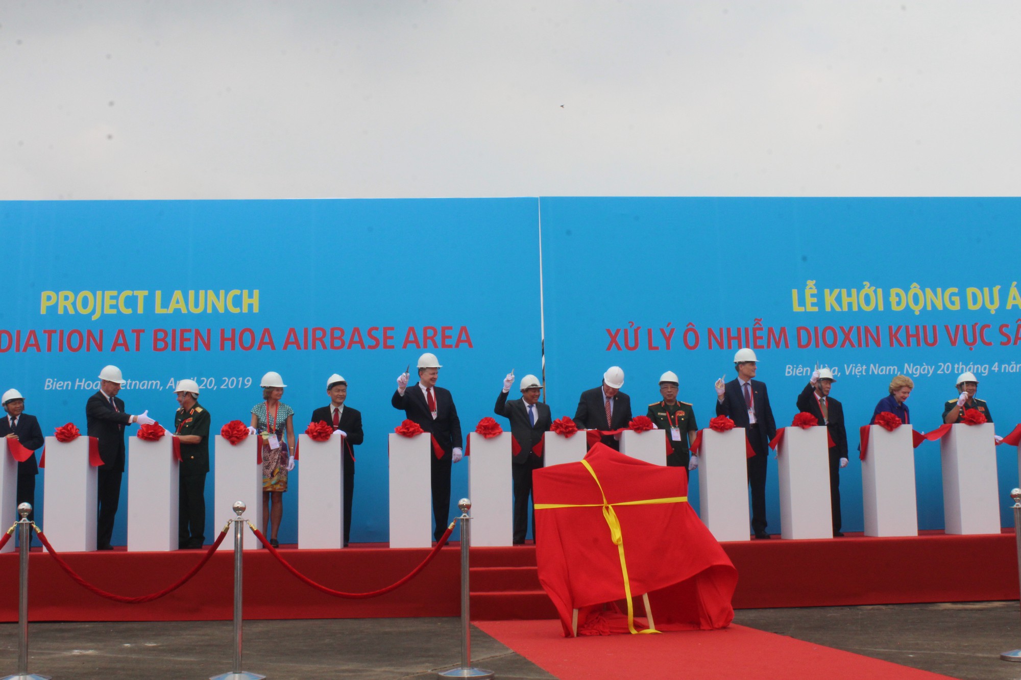 Khởi động dự án xử lý nhiễm độc dioxin ở Sân bay Biên Hoà