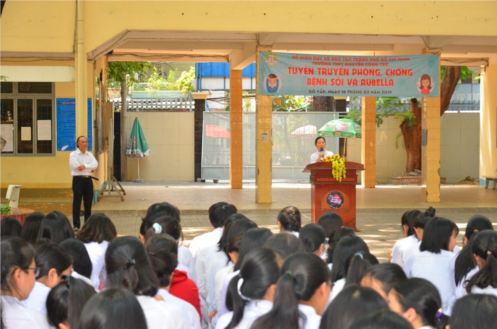 TP HCM: Một gi&aacute;o vi&ecirc;n bị tố n&acirc;ng điểm nhiều m&ocirc;n cho học sinh - Ảnh 1.