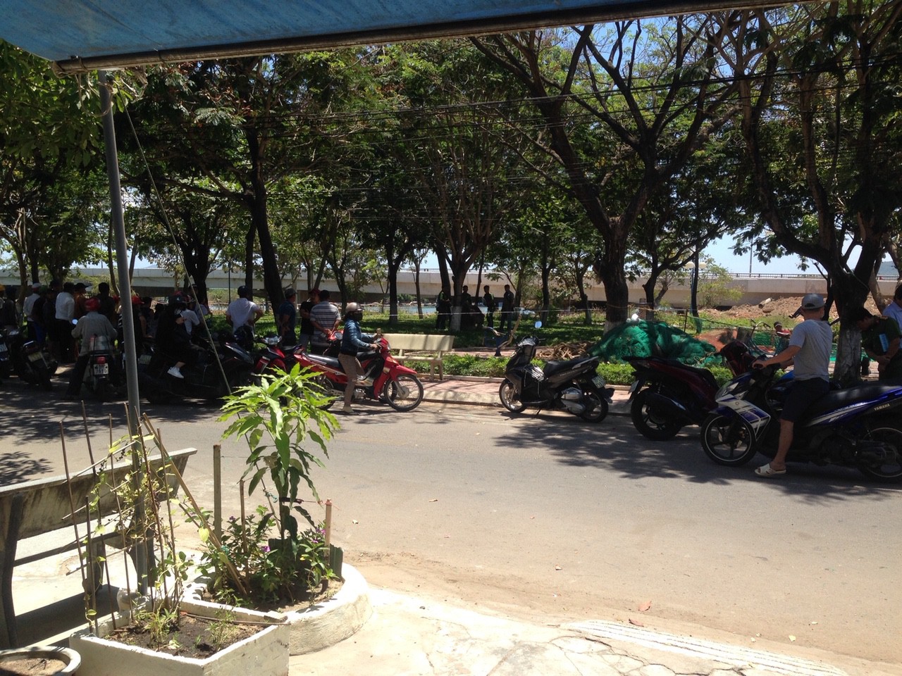 Giang hồ nổ súng, chém nhau khiến một người chết, nhiều người bị thương - Ảnh 1.