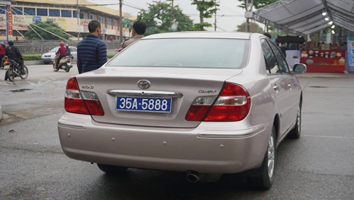 Vụ chủ tịch HĐND tỉnh Ninh B&igrave;nh đi xe biển 80B: Thu hồi cả 2 xe biển xanh - Ảnh 2.