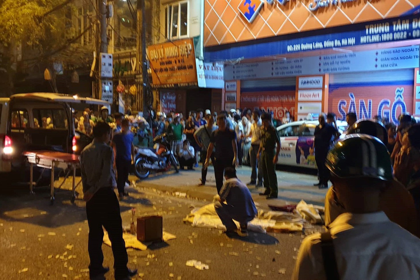 Xe "điên" gây tai nạn liên hoàn trên phố, nhiều người thương vong