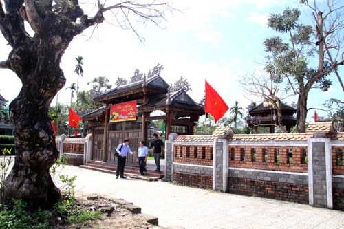 CỐ CHỦ TỊCH NƯỚC LÊ ÐỨC ANH: Người con ưu tú của quê hương