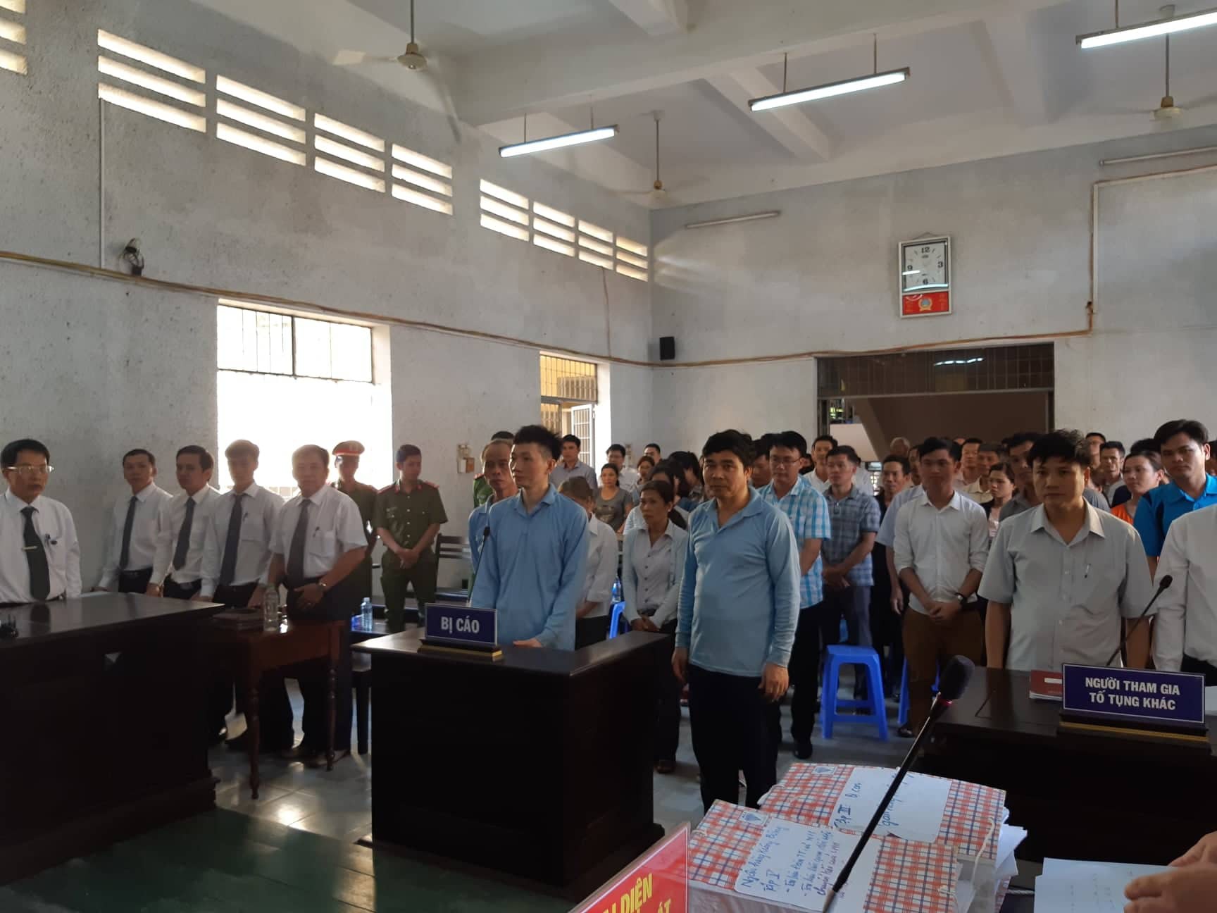 Vụ thụt két ngân hàng 114 tỉ đồng: Hơn 470 bộ hồ sơ giả nhưng đoàn kiểm tra không biết! - Ảnh 1.