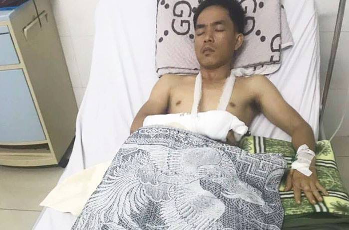 Đồng Nai: Băng nh&oacute;m d&ugrave;ng s&uacute;ng, kiếm ập v&agrave;o qu&aacute;n c&agrave; ph&ecirc; truy s&aacute;t - Ảnh 1.