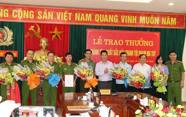 X&aacute;c định được 2 &ocirc;ng tr&ugrave;m trong vụ bắt giữ 640 kg ma t&uacute;y đ&aacute;, 100 b&aacute;nh heroin - Ảnh 1.