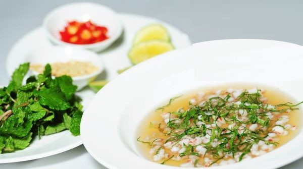 Kh&aacute;m ph&aacute; m&oacute;n tiết canh t&ocirc;m h&ugrave;m - đặc sản Vũng T&agrave;u ngon nức tiếng - Ảnh 2.