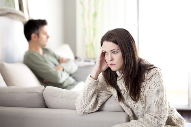 Ng&atilde; ngửa v&igrave; ly h&ocirc;n người chồng ho&agrave;n hảo - Ảnh 1.