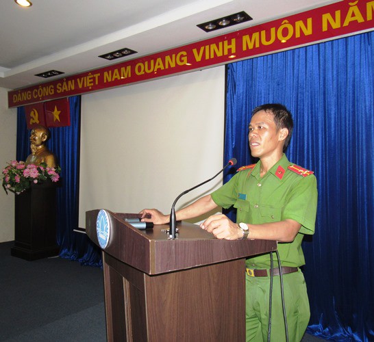 Sawaco tổ chức huấn luyện nghiệp vụ PCCC và thực tập phương án chữa cháy, cứu nạn, cứu hộ - Ảnh 1.