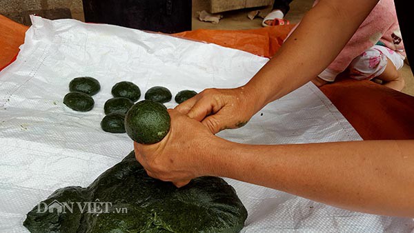 Kỳ công làm đặc sản xanh lét, tên nghe bí hiểm ngon không ngờ - Ảnh 5.