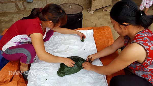 Kỳ công làm đặc sản xanh lét, tên nghe bí hiểm ngon không ngờ - Ảnh 6.
