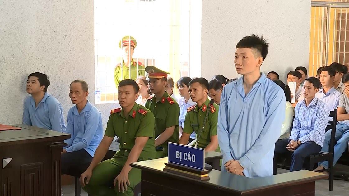 Luật sư miễn cưỡng bào chữa cho bị cáo có khung án tử!
