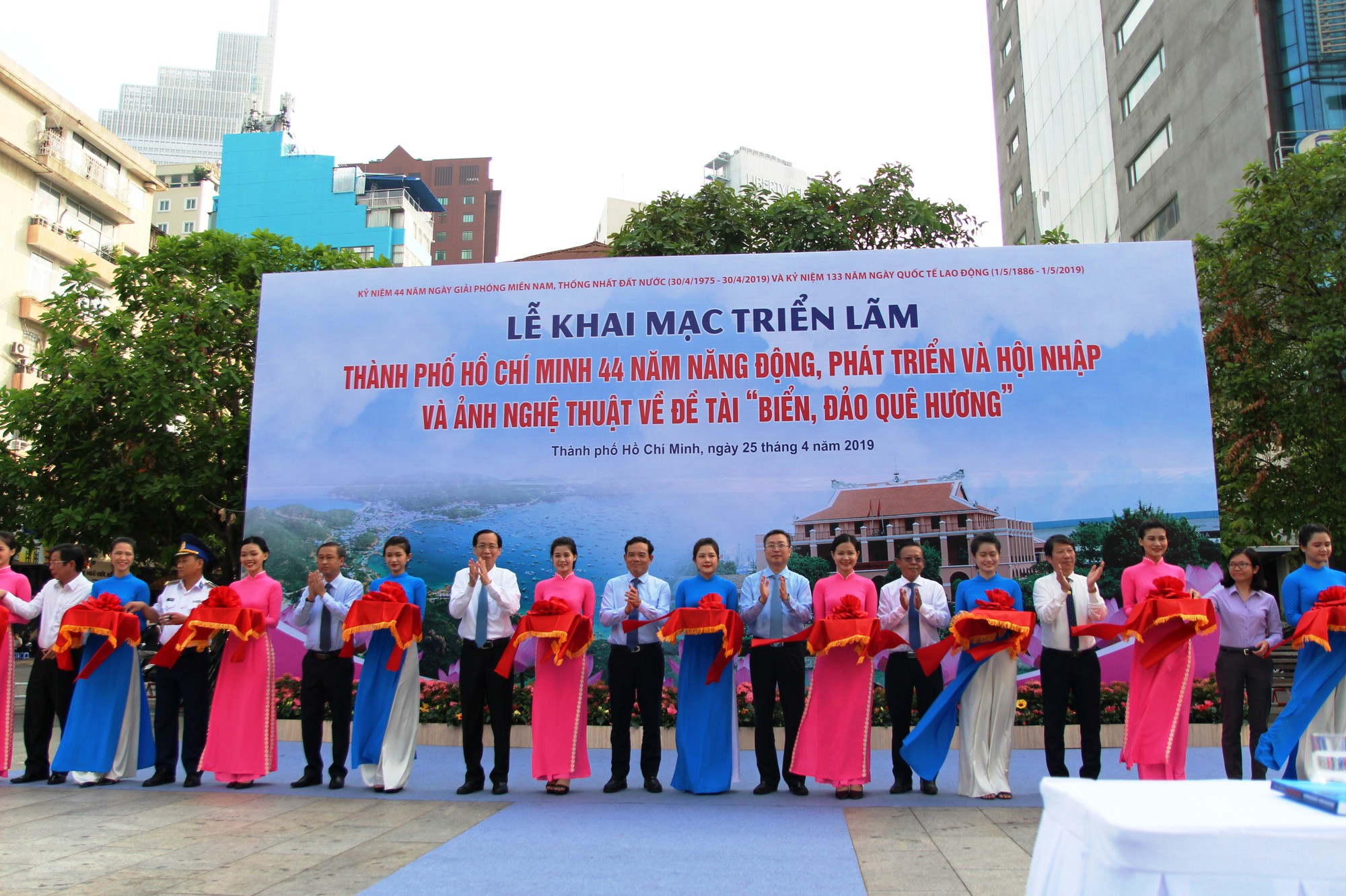Triển lãm ảnh chào mừng ngày giải phóng miền Nam