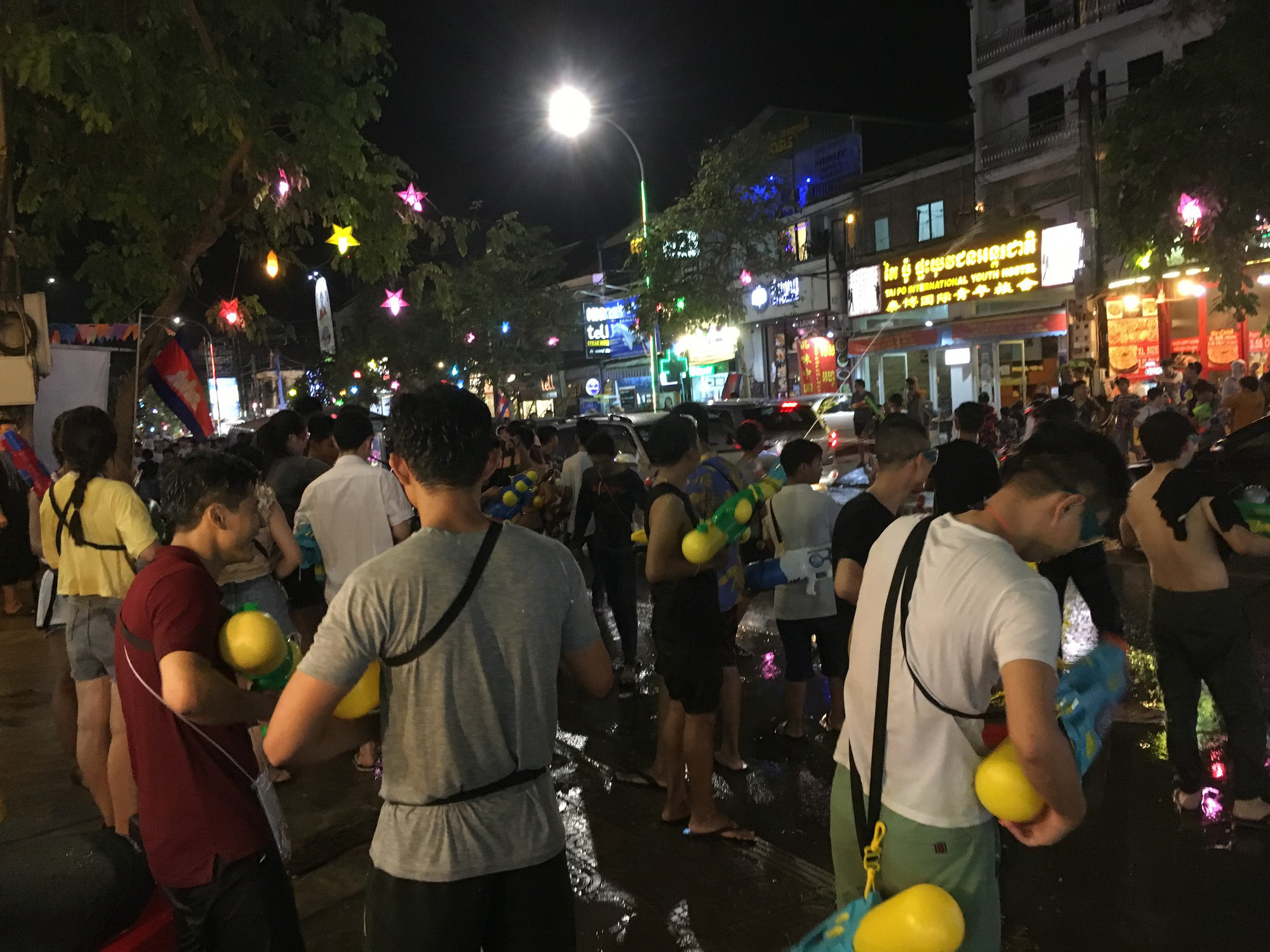 Tết ở xứ người và đèn ông sao
