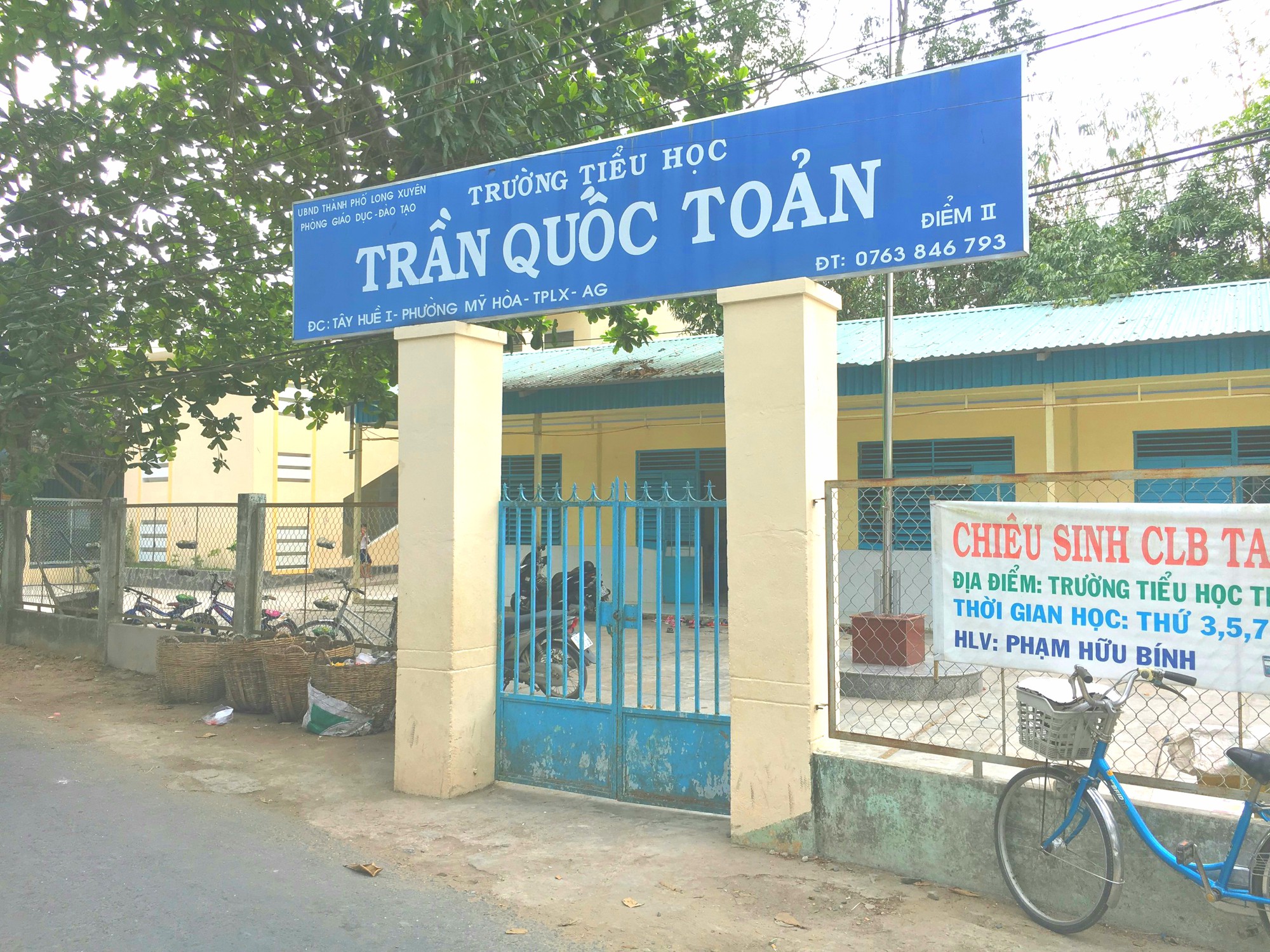 Đưa con đến trường rồi dâm ô nhiều học sinh lớp 1