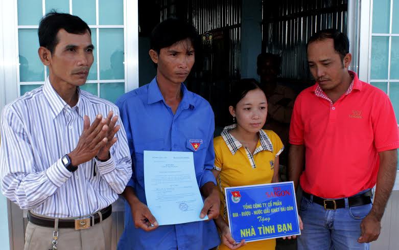 C&agrave; Mau: Hỗ trợ đo&agrave;n vi&ecirc;n kh&oacute; khăn an cư - Ảnh 1.