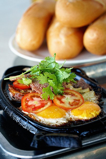 Tô phở khổng lồ và 4 món ngon phải thử khi đến Sa Đéc - Ảnh 2.