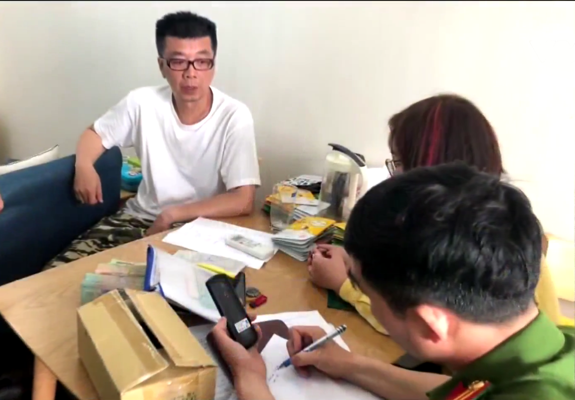 Bộ Công an triệt phá đường dây đánh bạc cực lớn 30.000 tỉ đồng - Ảnh 4.
