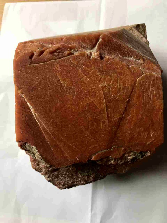 Tảng b&aacute;u vật của biển chỉ nặng 1,5kg nhưng trị gi&aacute; h&agrave;ng tỉ ở Ninh B&igrave;nh - Ảnh 2.
