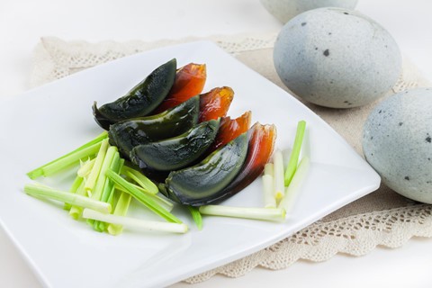 Trứng thế kỷ - m&oacute;n đặc sản l&acirc;u đời v&agrave; k&igrave; dị - Ảnh 8.