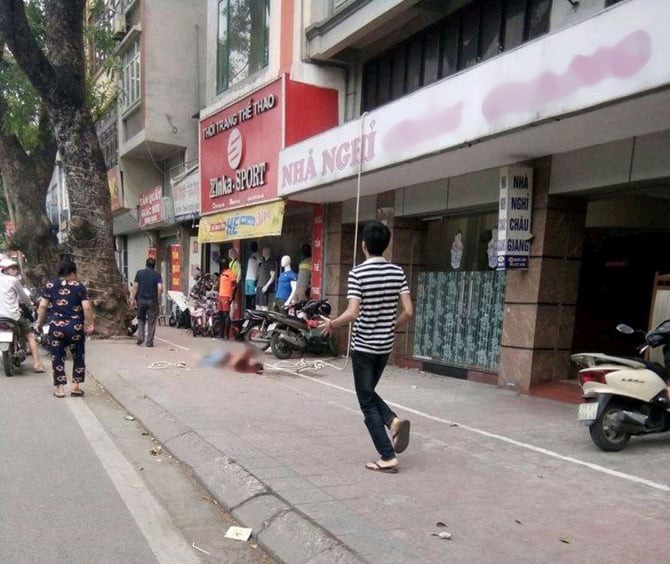 Sửa m&aacute;y điều h&ograve;a, nam thanh ni&ecirc;n rơi từ tầng 4 nh&agrave; nghỉ tử vong thương t&acirc;m - Ảnh 1.