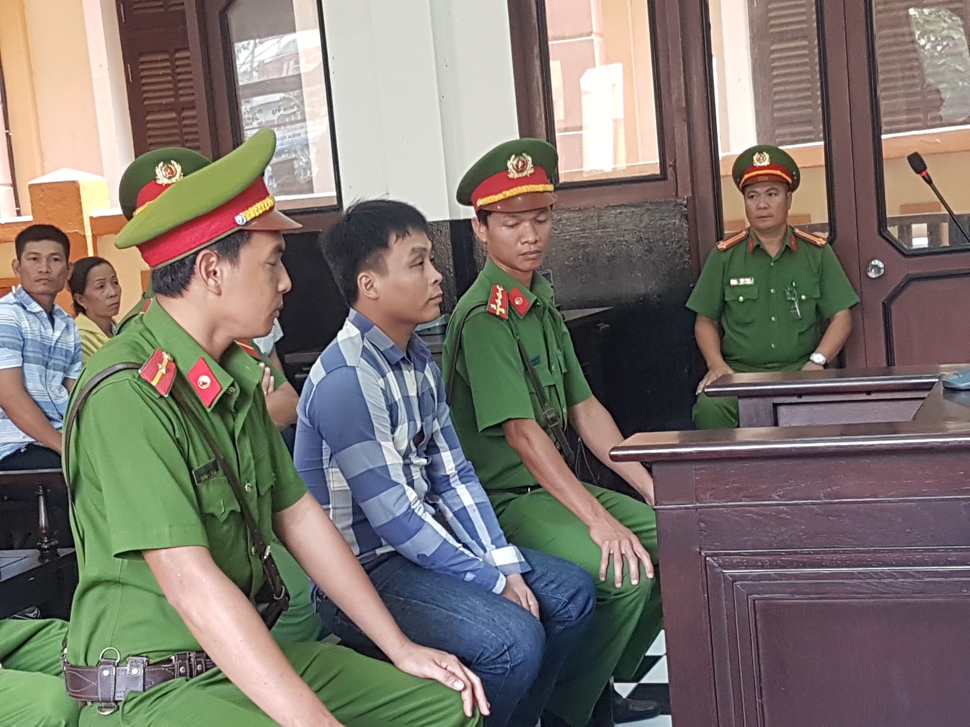 Gã con rể thảm sát vợ và nhà vợ gây chấn động xin được... chết sớm!