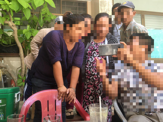 H&agrave;ng x&oacute;m cựu ph&oacute; viện trưởng VKSND Đ&agrave; Nẵng n&oacute;i g&igrave; về vụ &ocirc;m h&ocirc;n b&eacute; g&aacute;i trong thang m&aacute;y? - Ảnh 1.