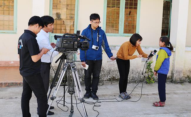 Văn B&aacute;o ch&iacute; v&agrave; bản lĩnh của người cầm b&uacute;t - Ảnh 2.