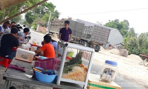Trâm cổ thụ ở vùng Bảy Núi bị hạ sát ồ ạt! - Ảnh 4.
