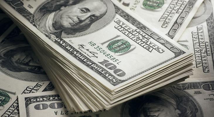Vận chuyển trái phép 40.000 USD, bị tịch thu 35.000 USD, đóng phạt 1 tỉ đồng