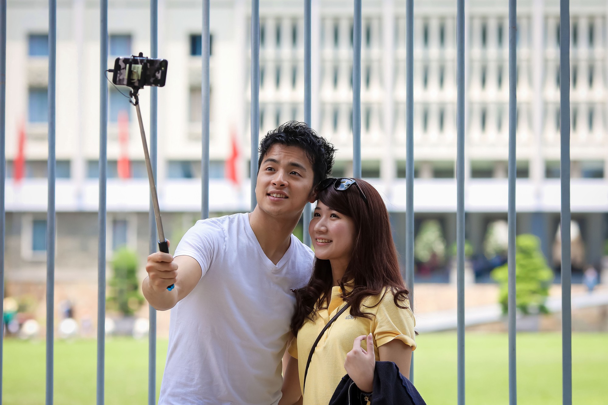 Hàng ngàn lượt khách đổ về Hội trường Thống Nhất trong ngày 30-4 - Ảnh 4.