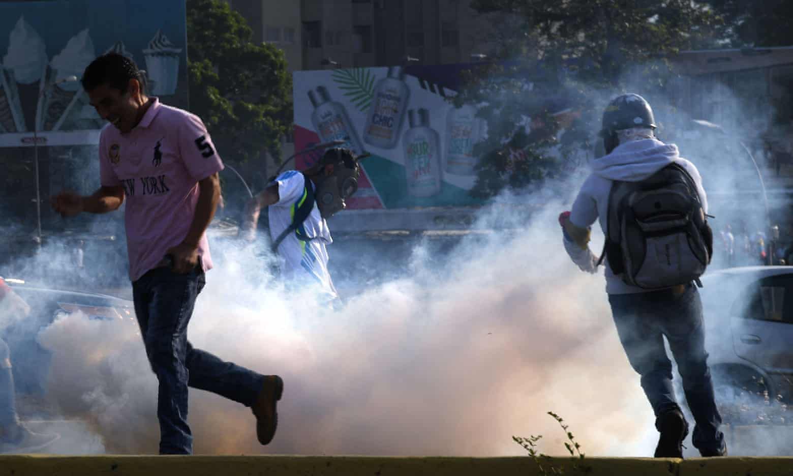 Thủ lĩnh đối lập Venezuela tuy&ecirc;n bố đảo ch&iacute;nh, lật đổ Tổng thống Maduro - Ảnh 3.