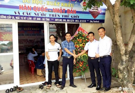 Khi c&aacute;n bộ trả ghế để đi xuất khẩu lao động - Ảnh 1.