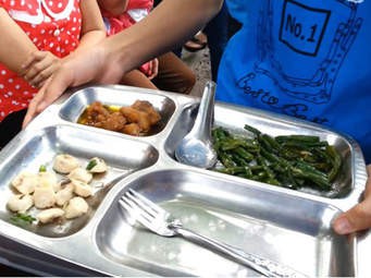 Làm thế nào nấu một bữa ăn cho 6 công nhân với 75.000 đồng?