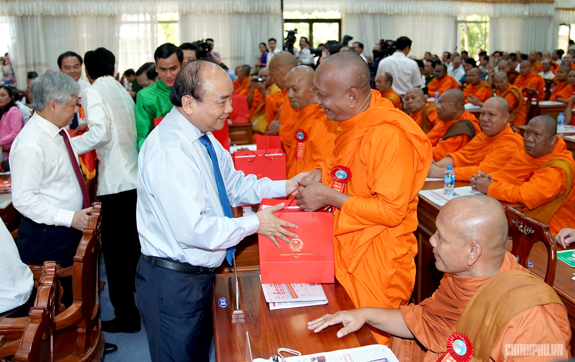 Thủ tướng k&ecirc;u gọi đồng b&agrave;o Khmer t&iacute;ch cực x&acirc;y dựng n&ocirc;ng th&ocirc;n mới - Ảnh 4.