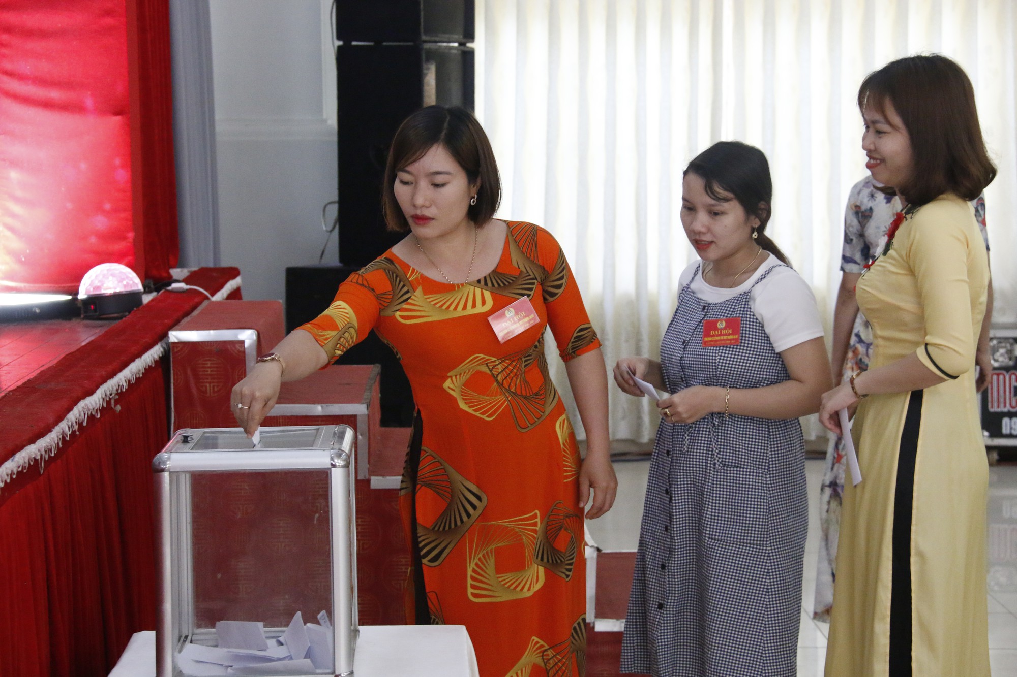Quảng Nam: Gi&aacute;o vi&ecirc;n mầm non tư thục vượt kh&oacute;, s&aacute;ng tạo, y&ecirc;u nghề - Ảnh 1.