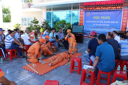 Khánh Hòa: Tập huấn cách đi biển