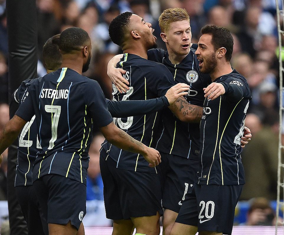 Vào chung kết FA Cup, Man City tiến sát giấc mơ ăn 4