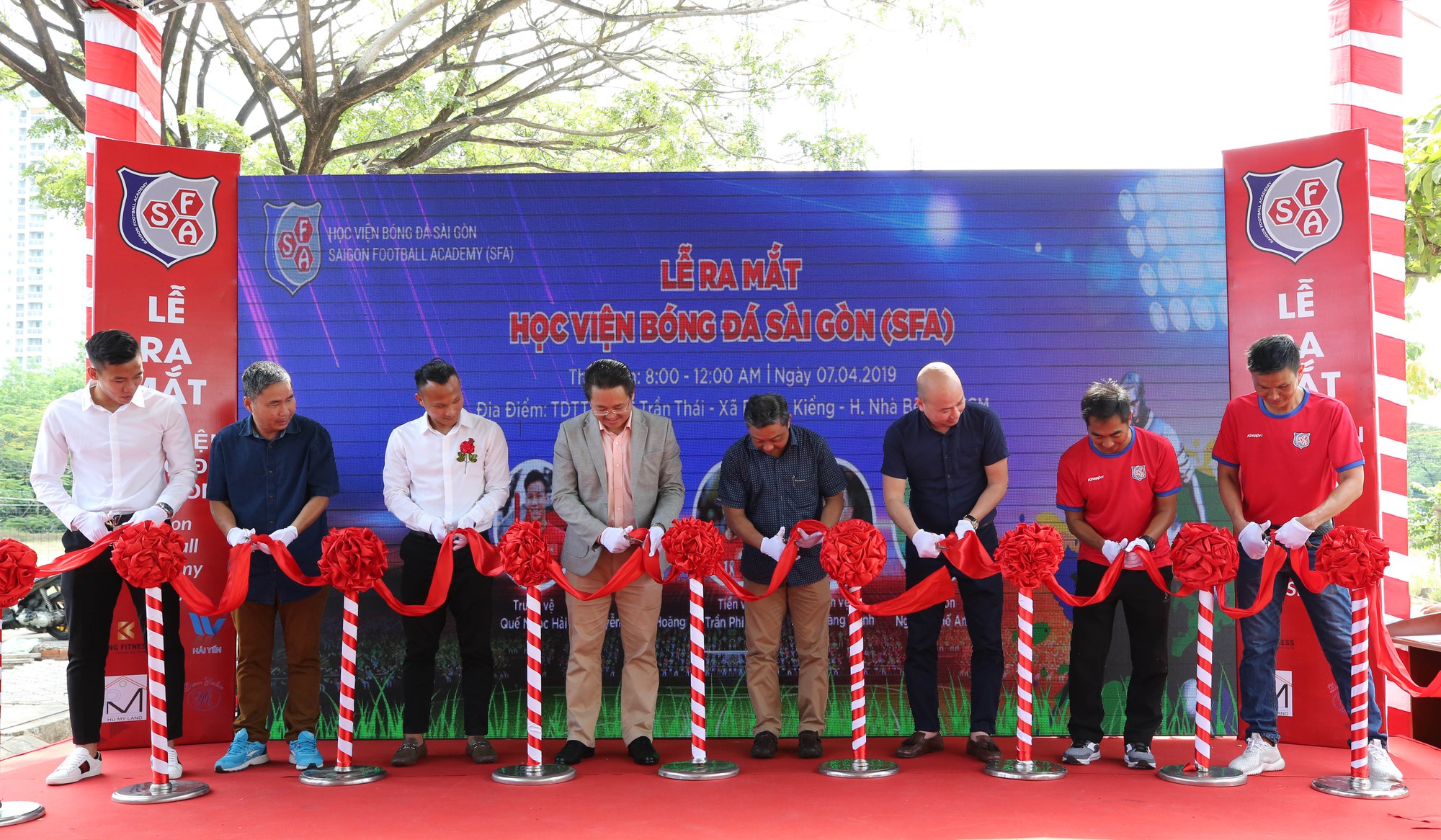 Quế Ngọc Hải, Trọng Hoàng bất lực trong trận đấu 7 chấp 15 với học viên nhí trường SFA - Ảnh 1.