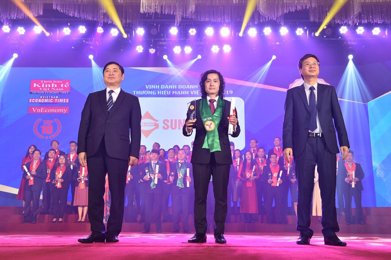 Sun Group lần thứ 3 liên tiếp được vinh danh Top 10 thương hiệu mạnh Việt Nam - Ảnh 1.