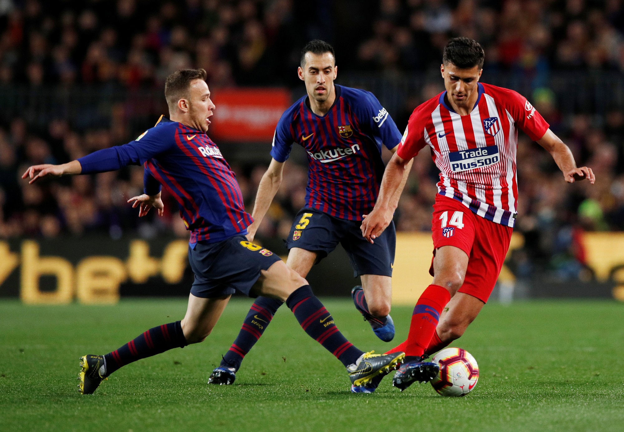 Messi được đồng đội ca tụng hết lời - Ảnh 1.