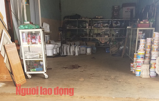 Đang b&aacute;n h&agrave;ng, chủ cửa hiệu bị 1 thanh ni&ecirc;n x&ocirc;ng v&agrave;o đ&acirc;m chết - Ảnh 2.