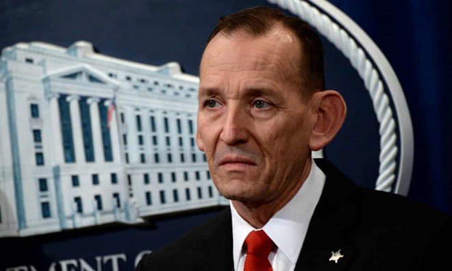 Ông Trump nghĩ gì khi bãi nhiệm giám đốc sở mật vụ?