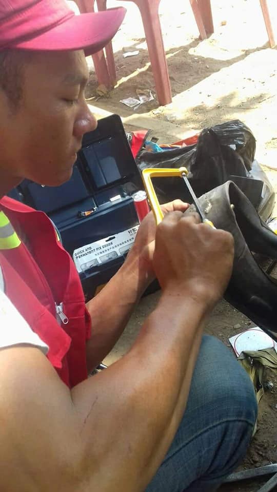 C&ocirc;ng nh&acirc;n, t&agrave;i xế ra cửa ng&otilde; TP HCM v&aacute; xe miễn ph&iacute; - Ảnh 2.