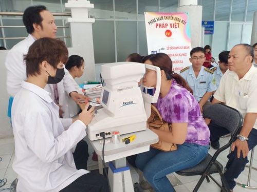 Chăm lo sức khỏe công nhân