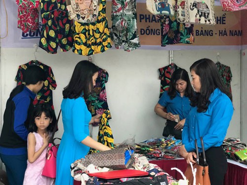 Tổ chức phiên chợ bán hàng ưu đãi cho công nhân