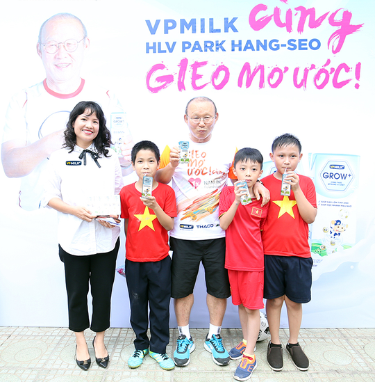 HLV Park Hang-seo gieo mơ ước cho cầu thủ nh&iacute; Việt Nam - Ảnh 6.