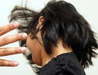 Bi hài chuyện không buông tha người... chung chăn gối!