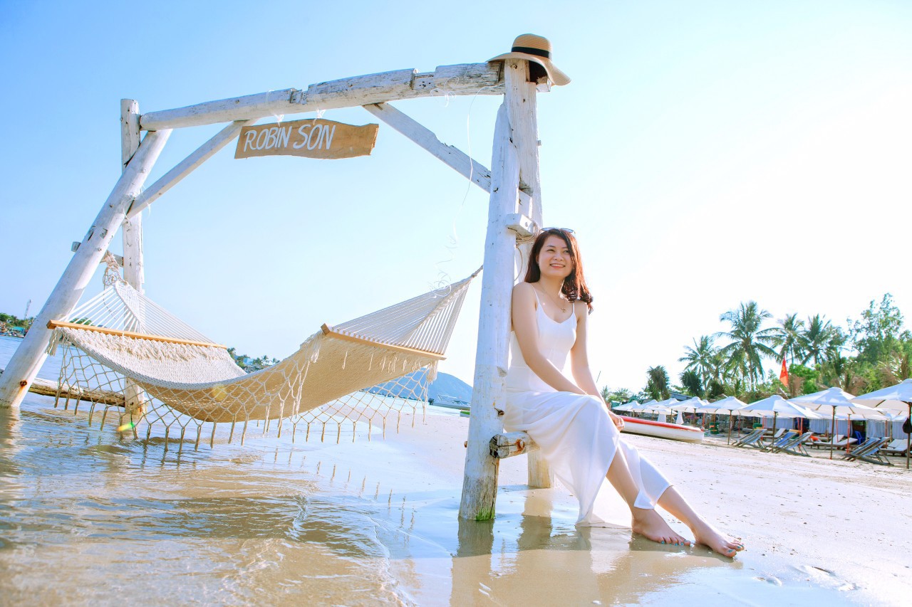 Nha Trang lung linh "Sắc màu của biển"