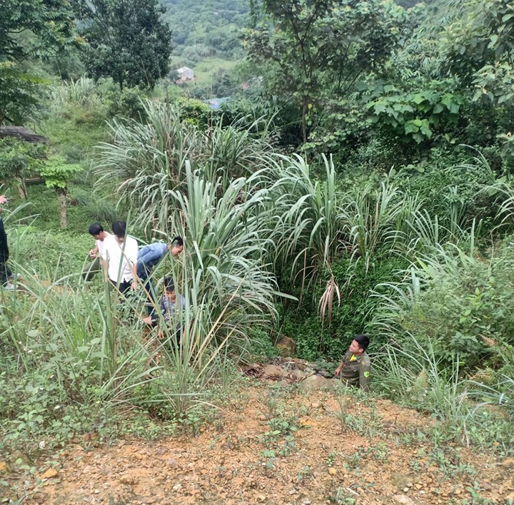 T&aacute; hỏa thấy người đ&agrave;n &ocirc;ng chết trong cống tho&aacute;t nước - Ảnh 1.